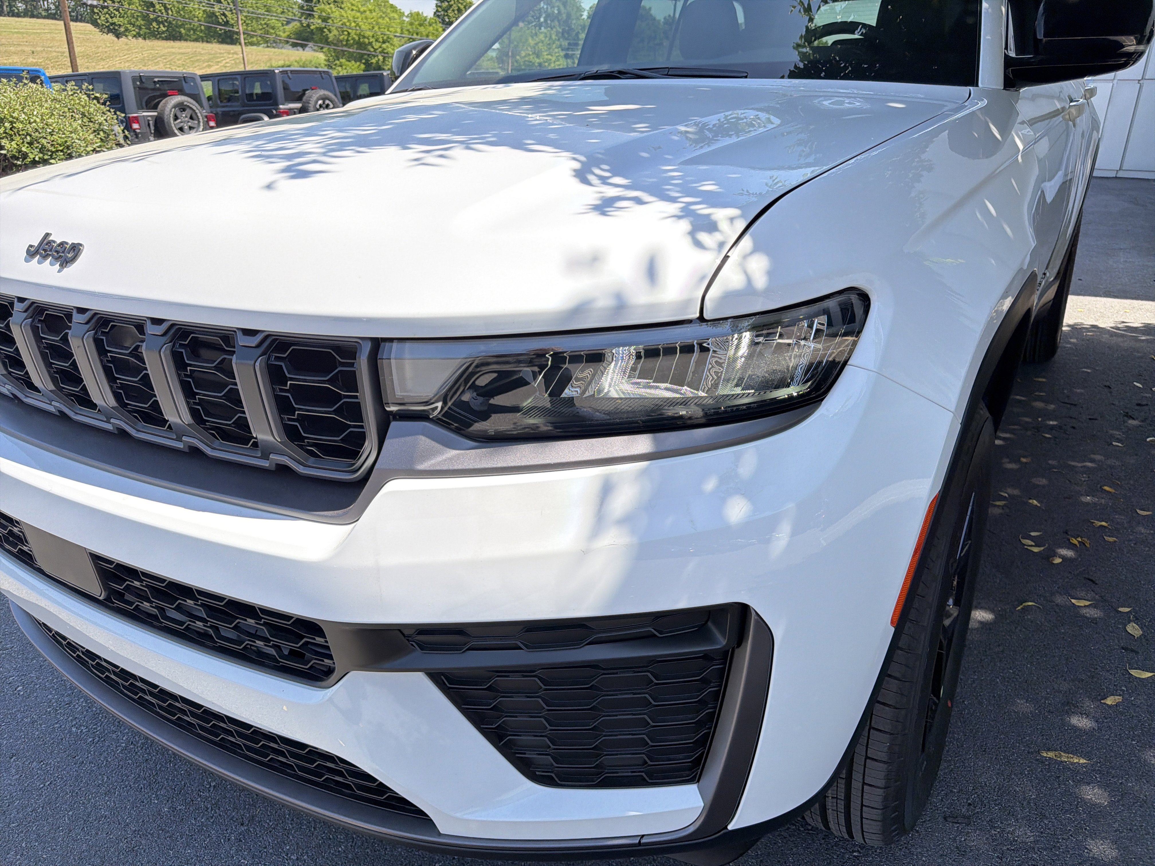 New 2026 Jeep Grand Cherokee Altitude AWD/4WD image 12