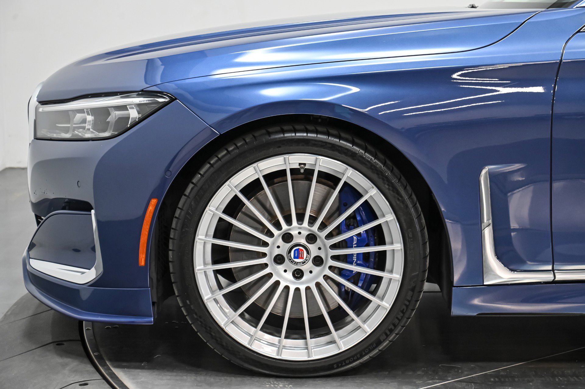 Used 2022 BMW ALPINA B7 xDrive w/ Luxury Rear Seating Package image 66