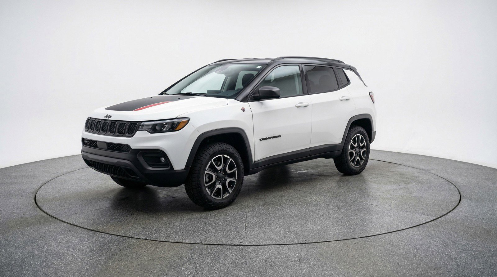 Used 2025 Jeep Compass Trailhawk AWD/4WD image 3