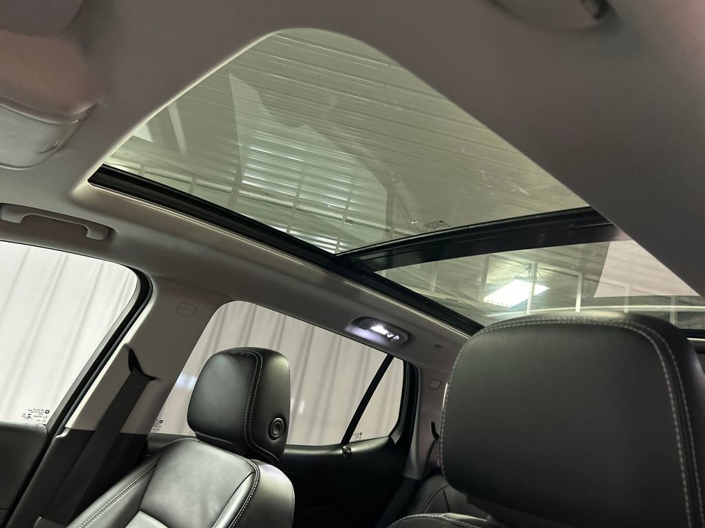 Used 2022 GMC Terrain SLT w/ Elevation Edition image 22