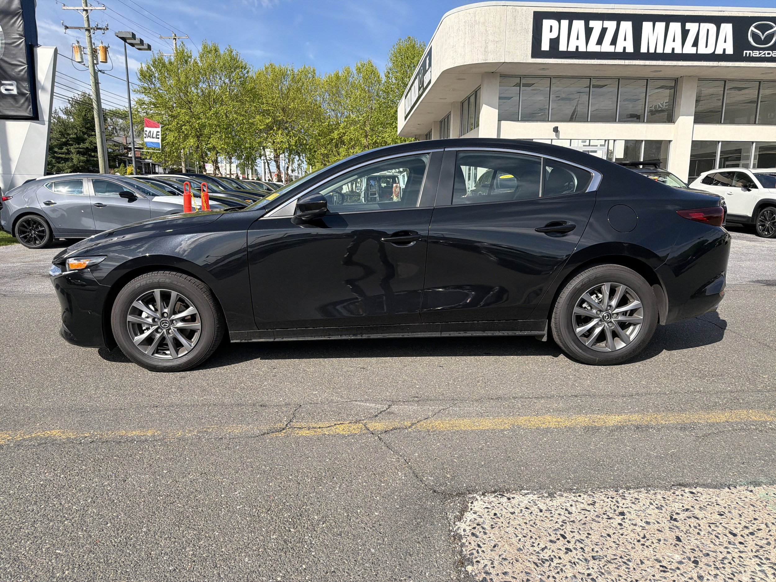 Certified 2025 MAZDA MAZDA3 s FWD image 4