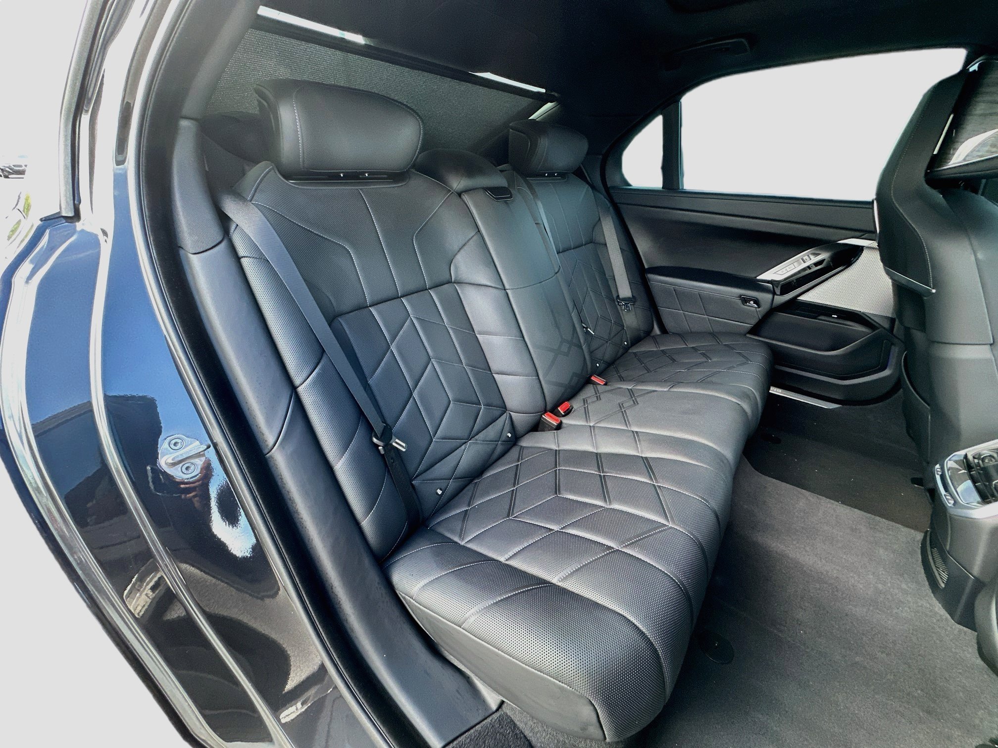 Certified 2024 BMW i7 xDrive60 AWD/4WD image 29
