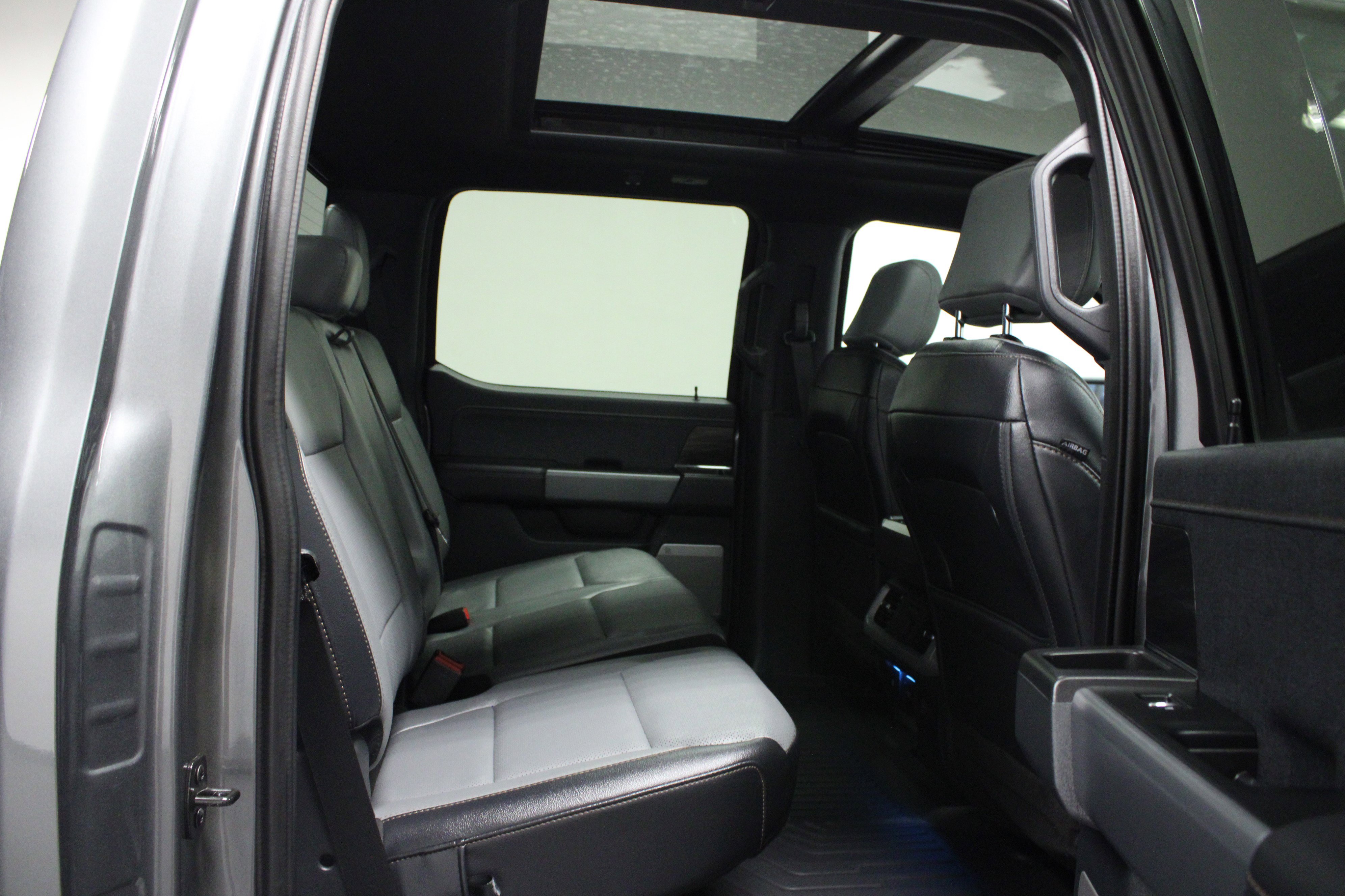 Used 2024 Ford F150 Lightning Lariat AWD/4WD image 15