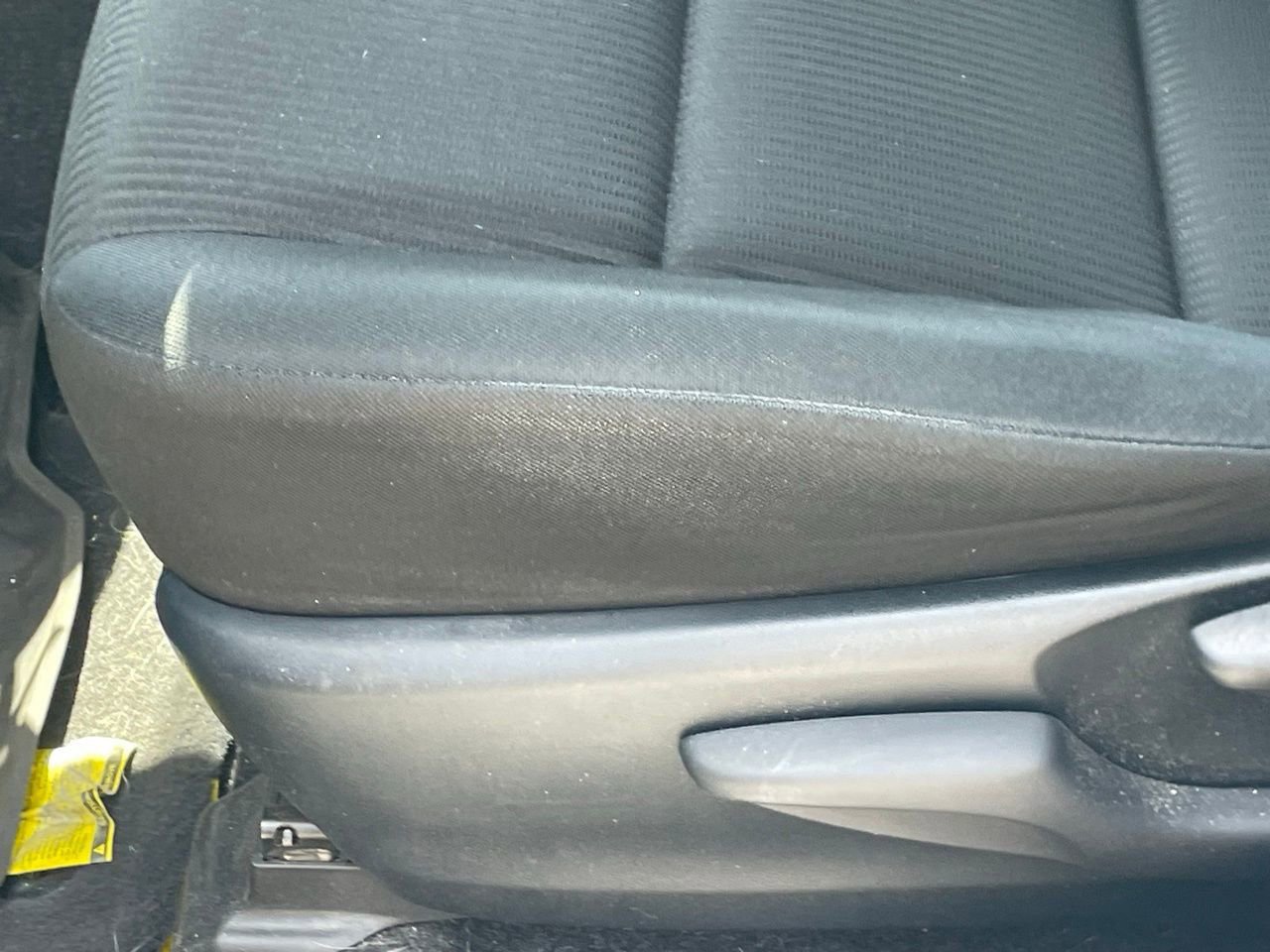 Used 2018 Toyota RAV4 LE w/ Carpet Mat Package image 5