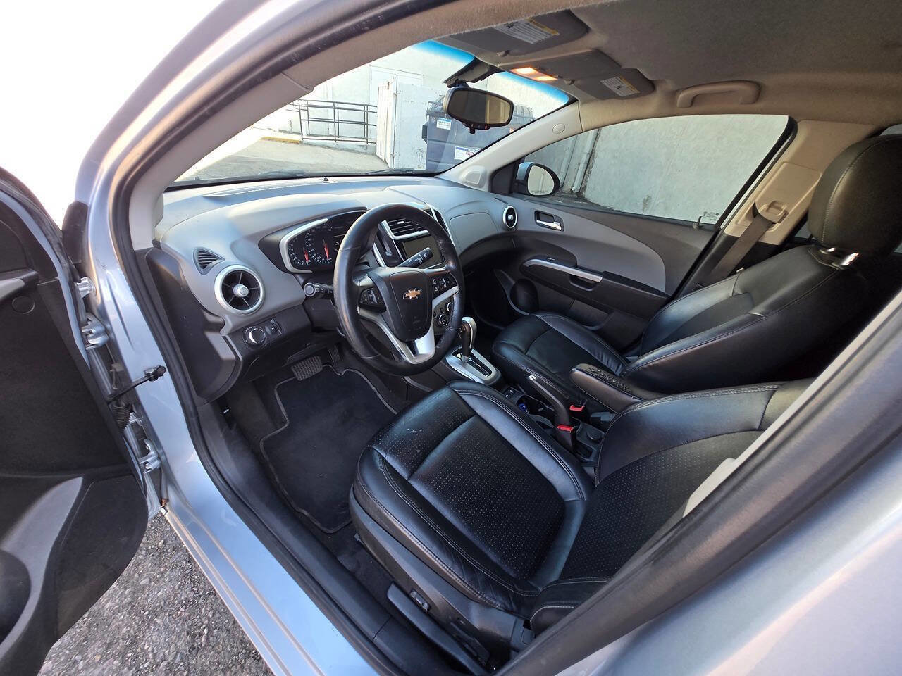 Used 2018 Chevrolet Sonic Premier FWD image 20