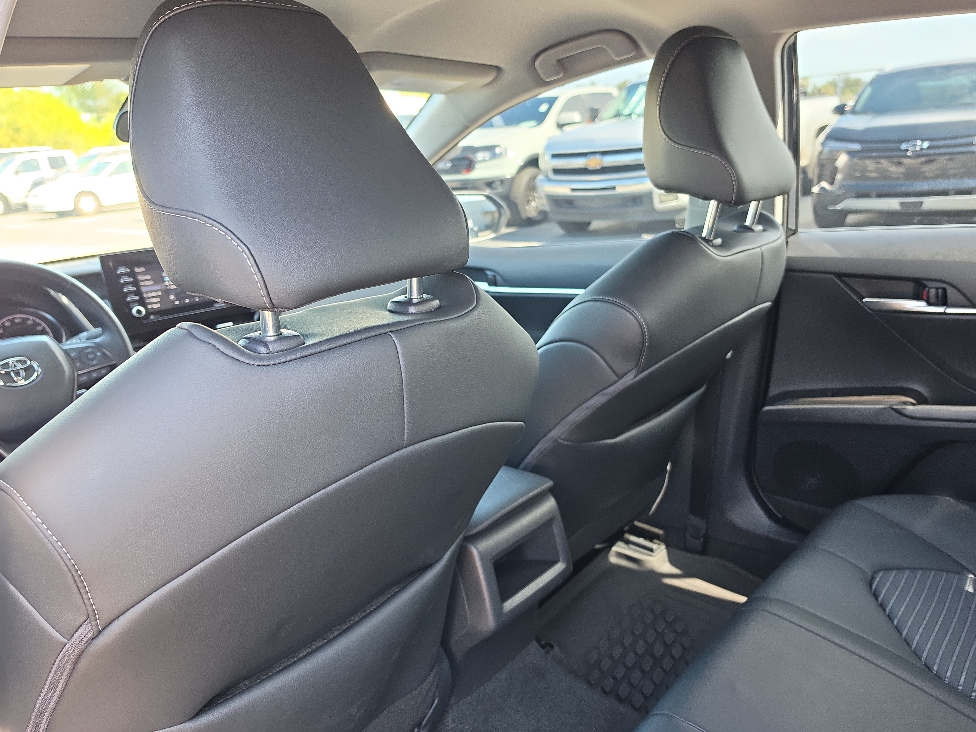 Used 2024 Toyota Camry SE FWD image 11