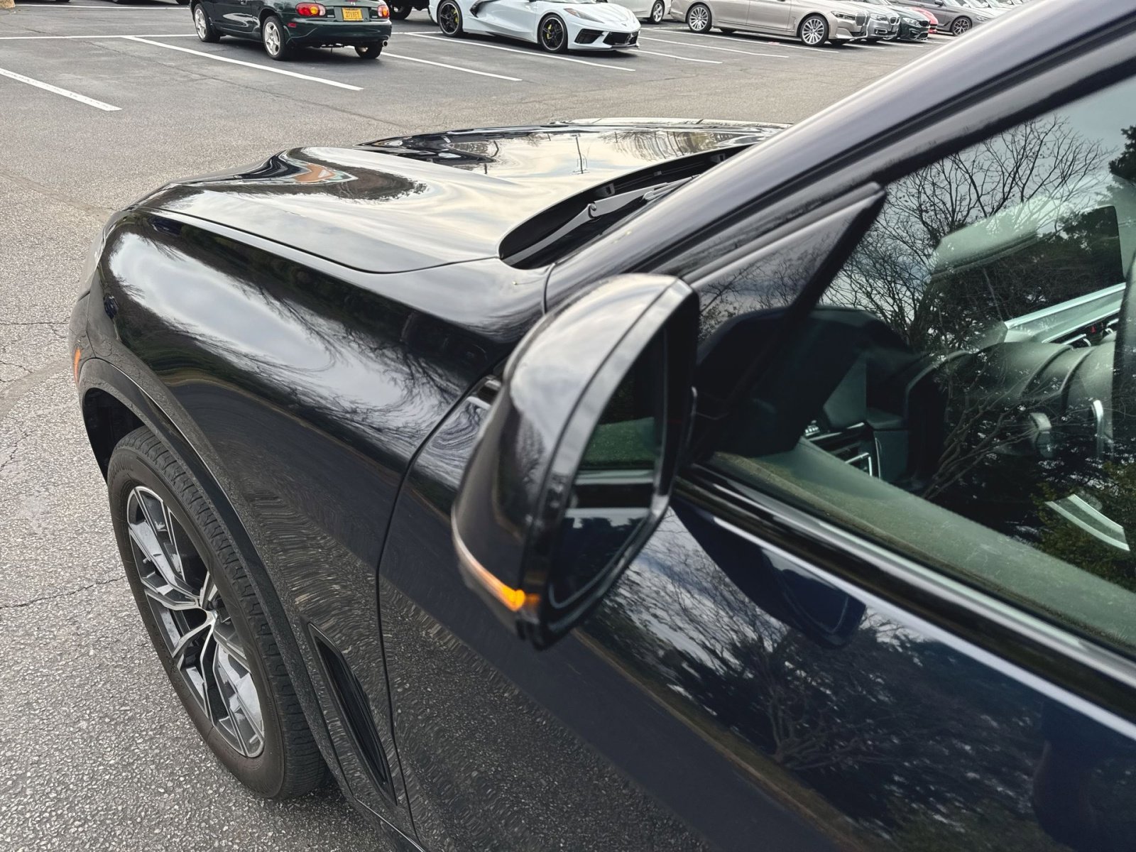 Used 2023 BMW X5 xDrive40i w/ M Sport Package image 6