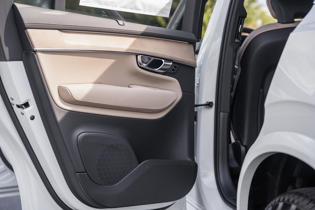 New 2026 Volvo XC90 B6 Ultra image 33
