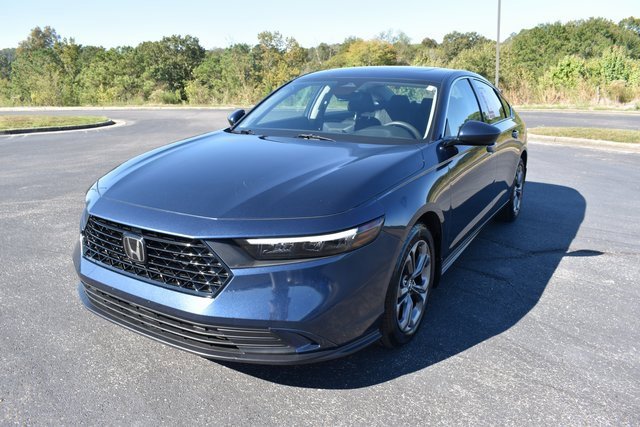 Used 2023 Honda Accord EX image 2