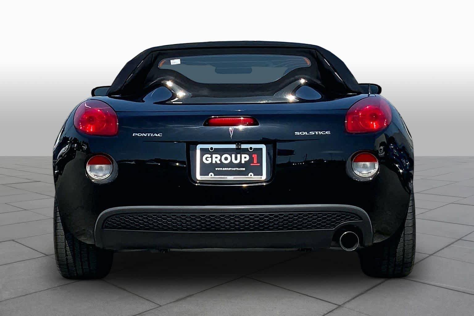 Used 2007 Pontiac Solstice Convertible w/ Premium Package RWD image 4