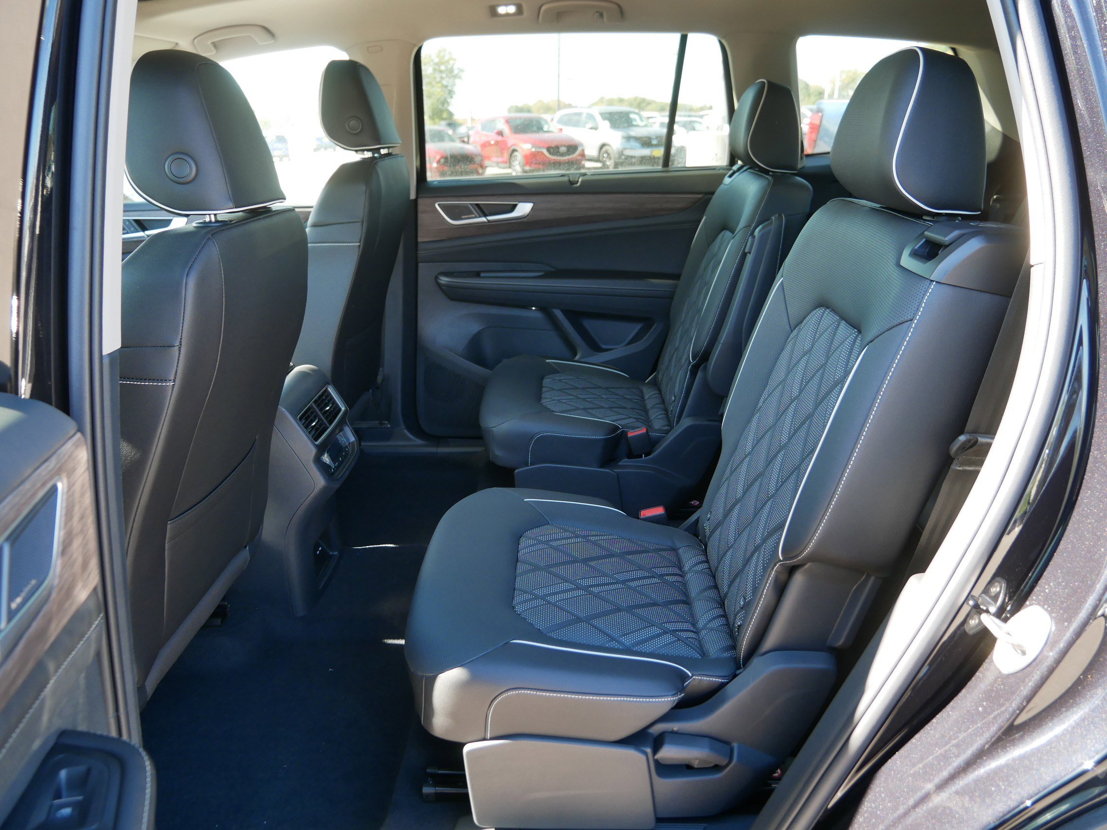 New 2026 Volkswagen Atlas SEL Premium R-Line image 9