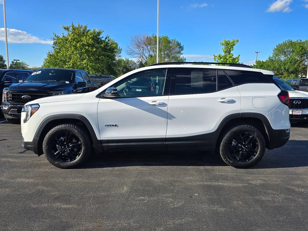 Used 2024 GMC Terrain AT4 AWD/4WD image 11