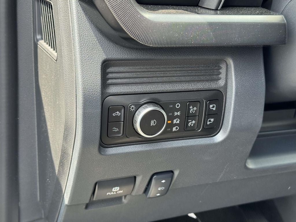 New 2026 Ford F350 Platinum w/ Tremor Off-Road Package AWD/4WD image 19