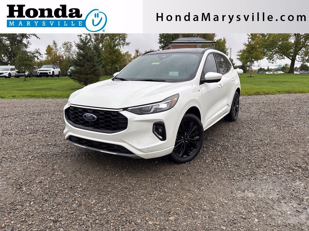 Used 2023 Ford Escape ST-Line Elite w/ Premium Technology Package AWD/4WD image 1