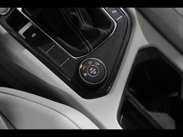 Certified 2024 Volkswagen Tiguan SE R-Line AWD/4WD image 16