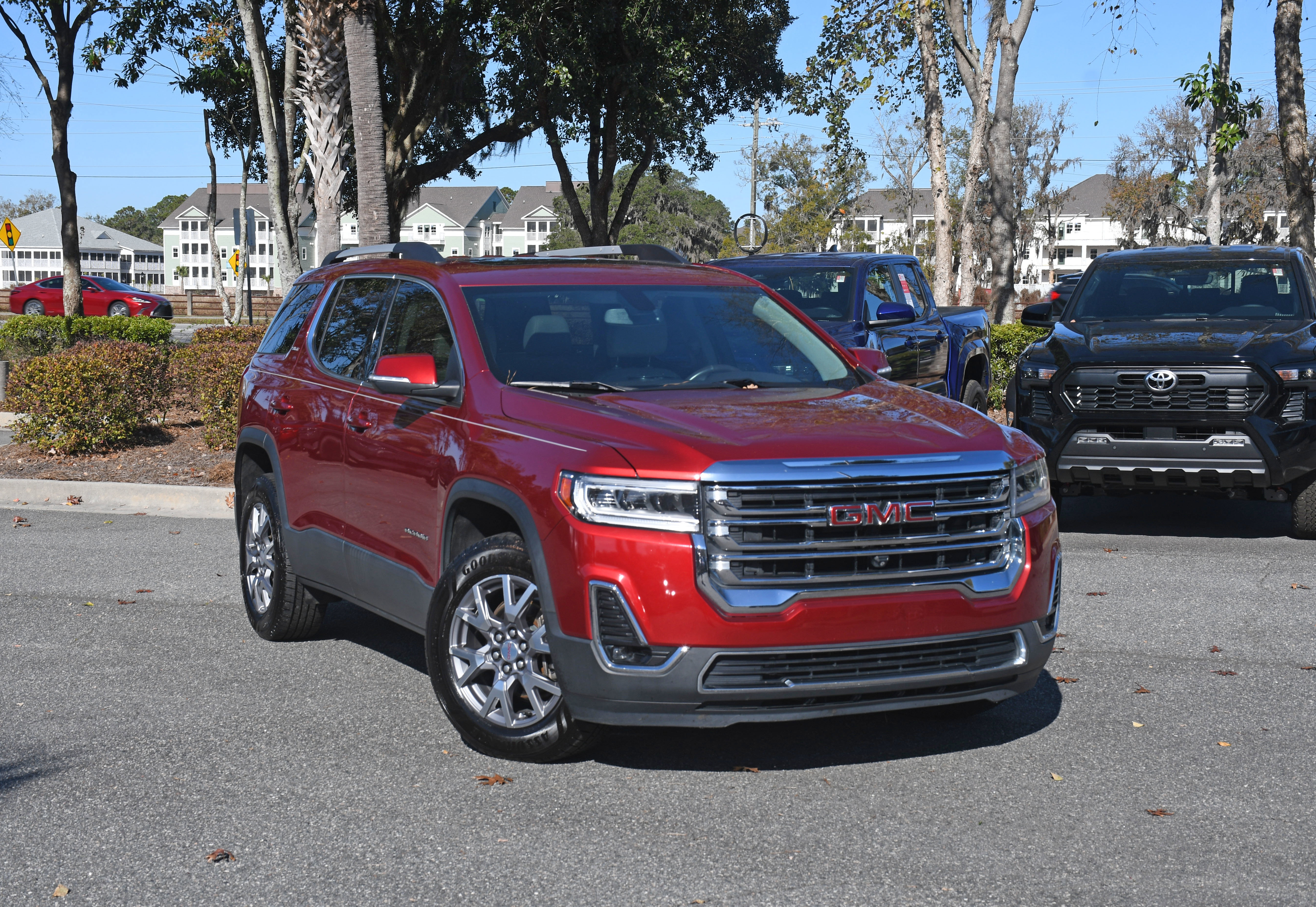 Used 2020 GMC Acadia SLT w/ Premium Package image 6
