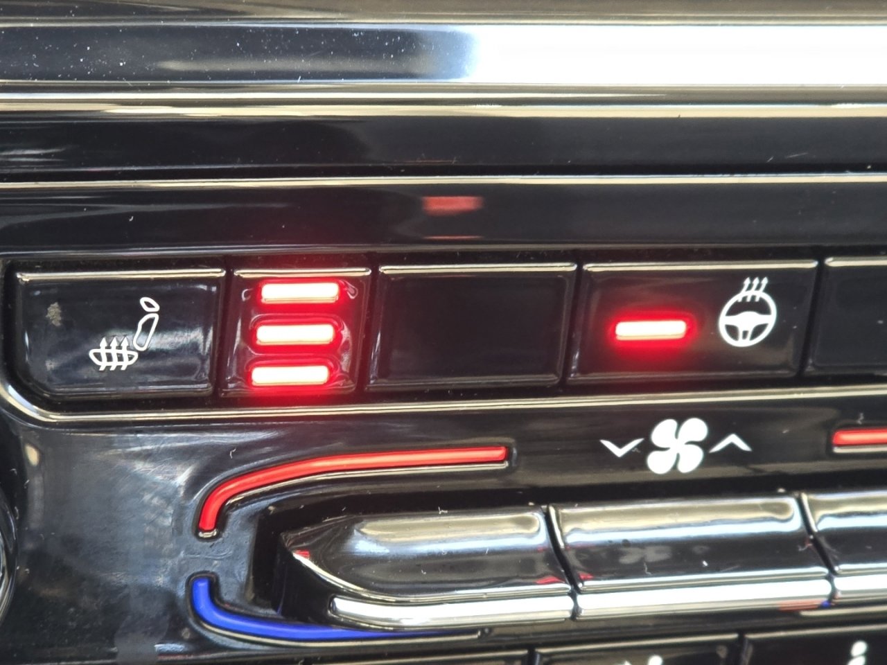 Used 2022 Jeep Grand Cherokee L Laredo w/ Luxury Tech Group I image 6