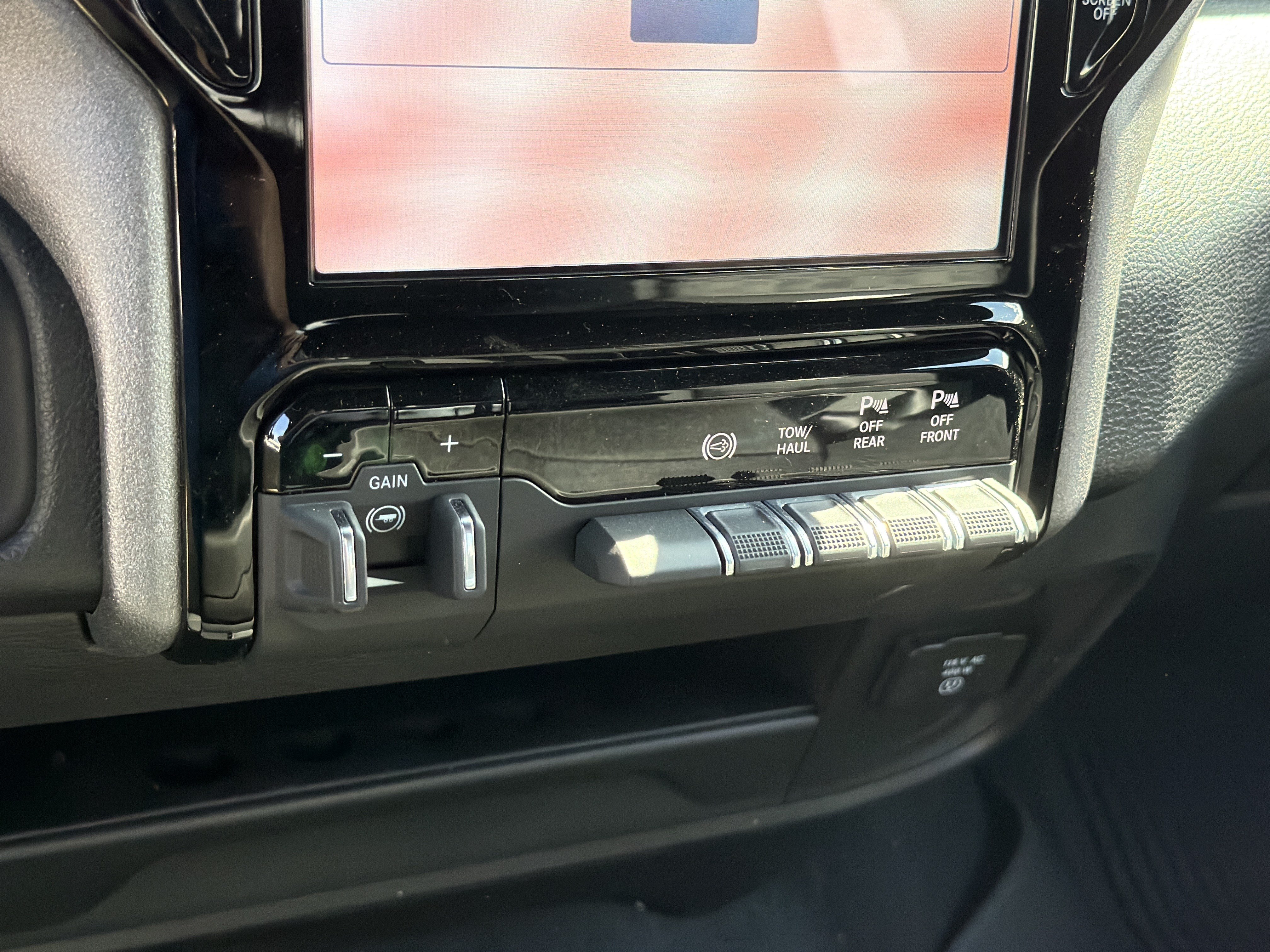 New 2026 RAM 3500 Tradesman AWD/4WD image 23