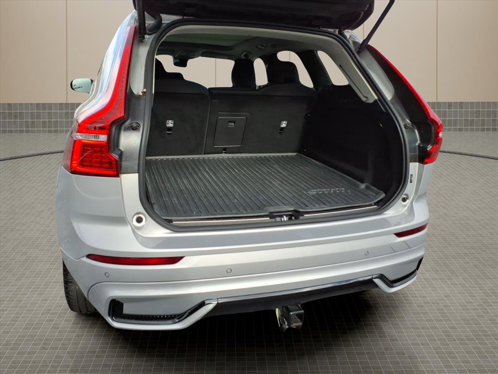 Used 2024 Volvo XC60 B5 Plus image 25