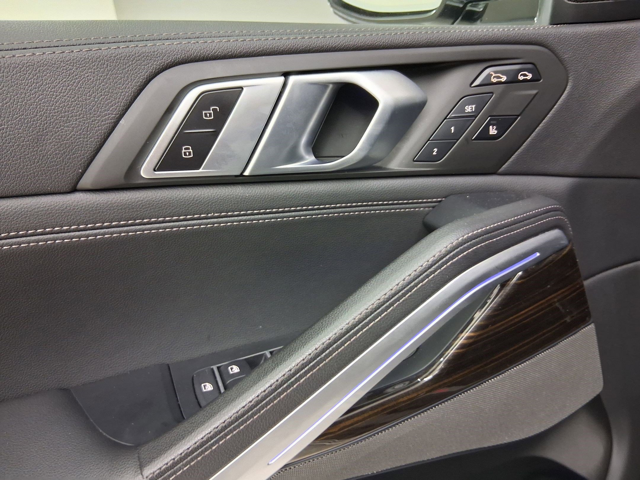Used 2021 BMW X6 sDrive40i w/ Executive Package RWD image 11