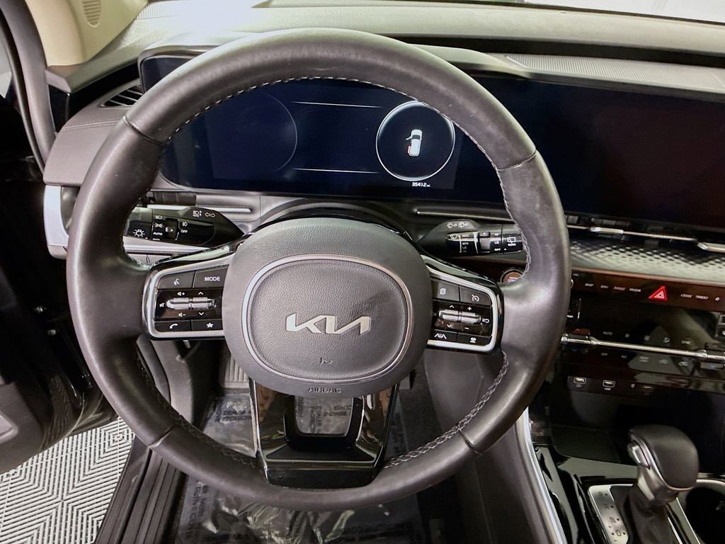 Used 2024 Kia Carnival SX Prestige image 23