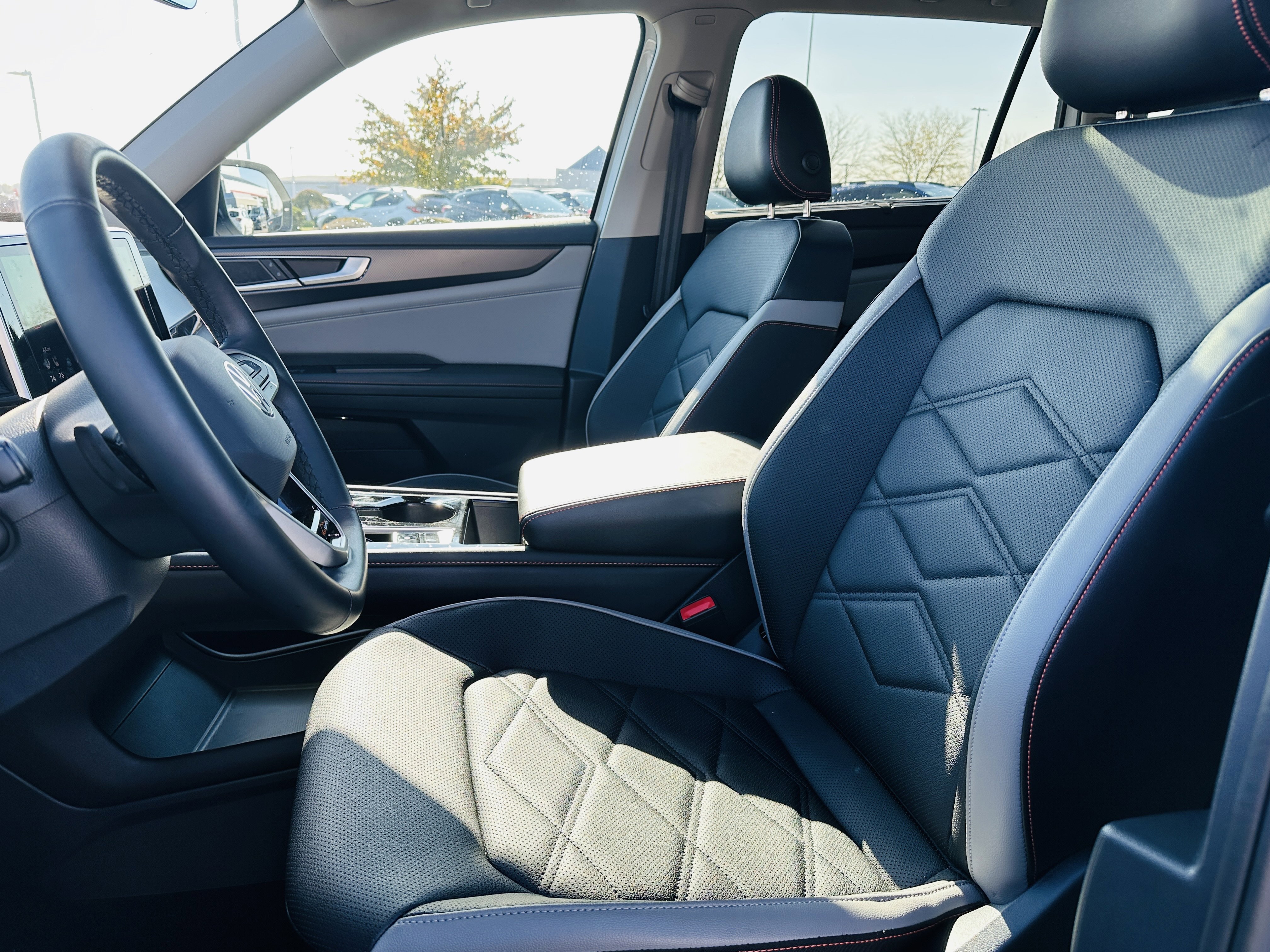 Used 2024 Volkswagen Atlas Peak Edition SEL image 21