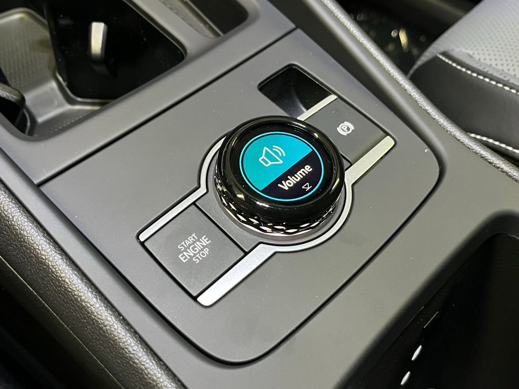 New 2026 Volkswagen Tiguan SE R-Line FWD image 14