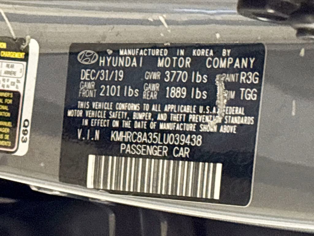 Used 2020 Hyundai Venue SEL image 24