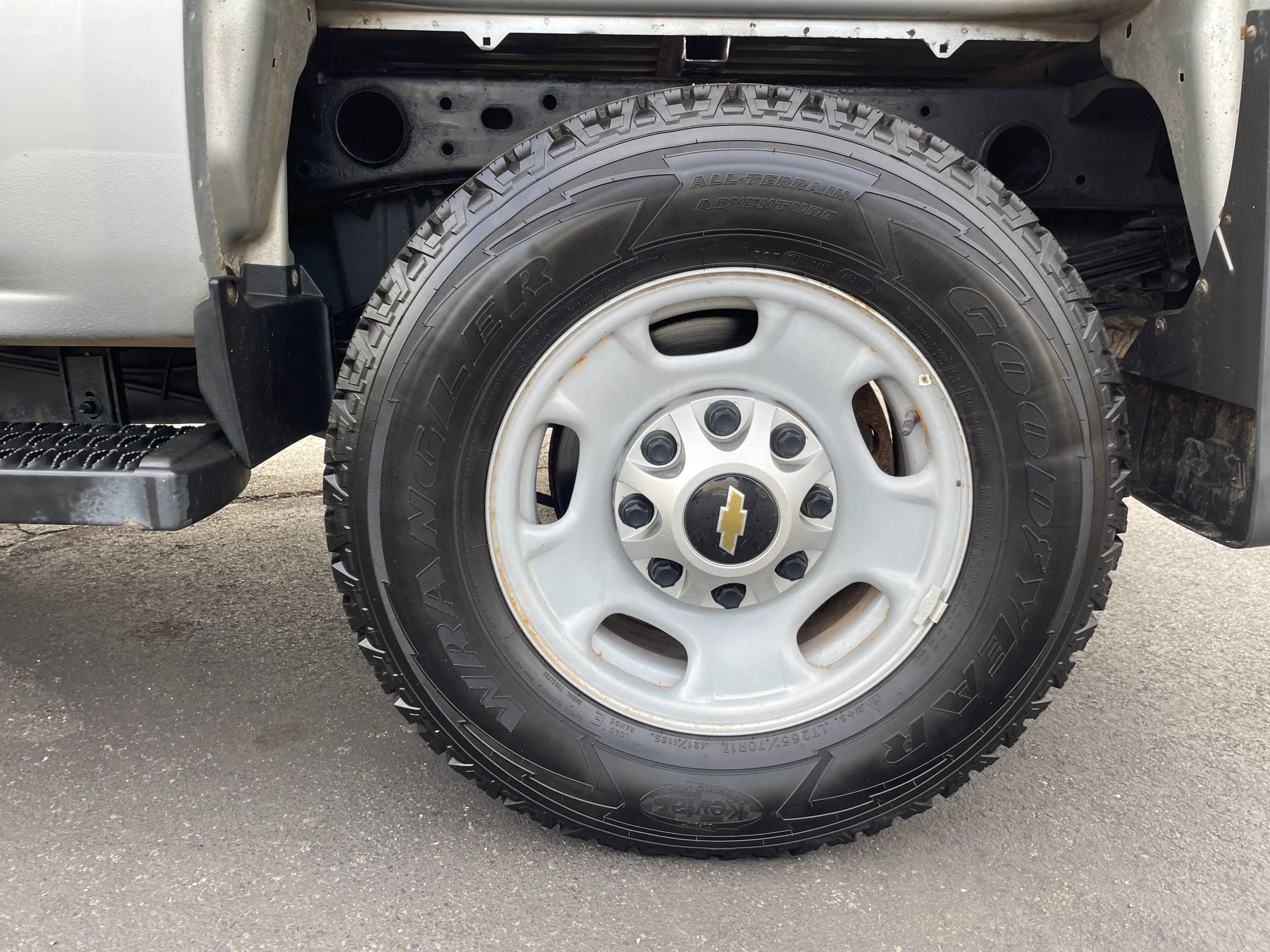 Used 2015 Chevrolet Silverado 2500 W/T w/ Snow Plow Prep Package image 17