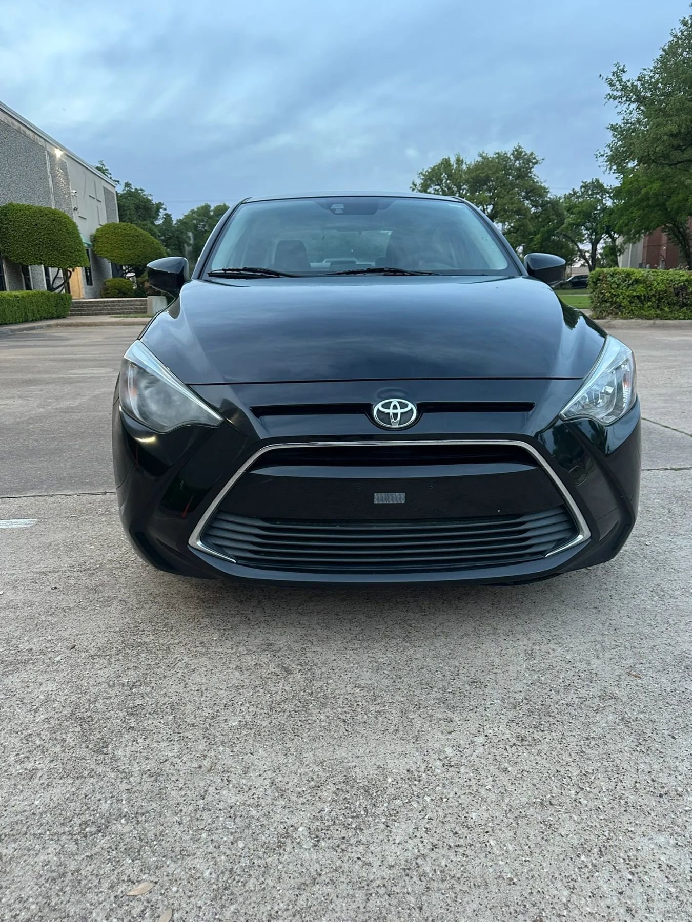 Used 2017 Toyota Yaris iA image 2