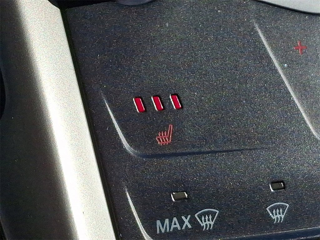 Used 2015 Ford Fusion SE w/ Equipment Group 202A image 24