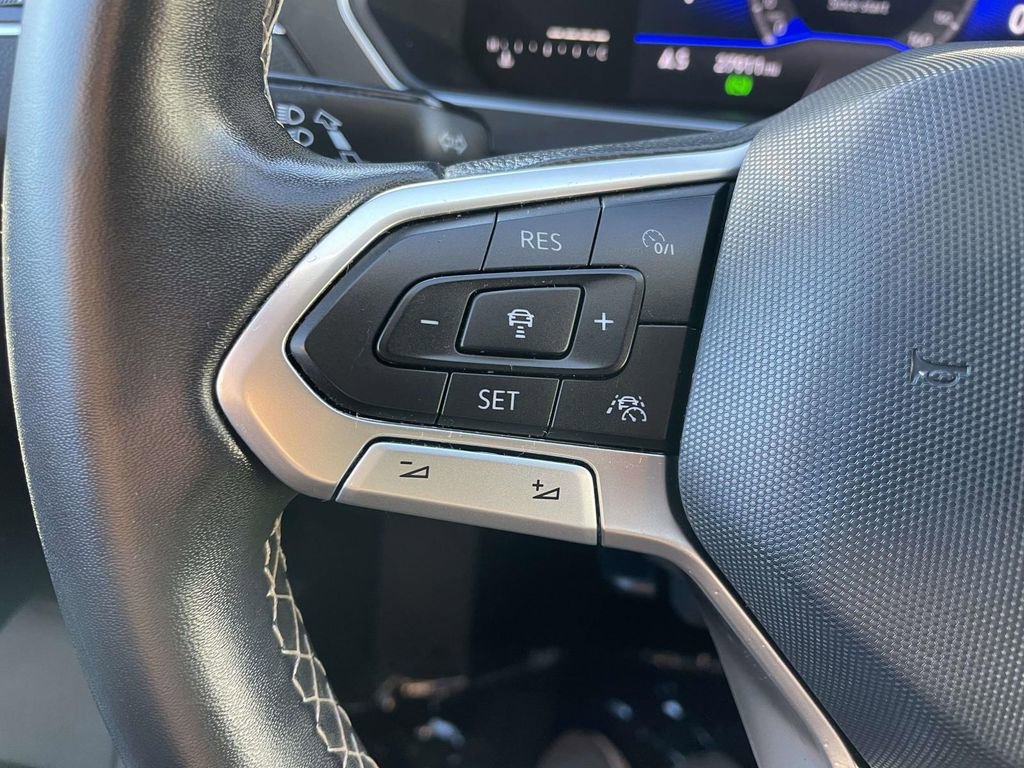 Used 2022 Volkswagen Tiguan SE image 35