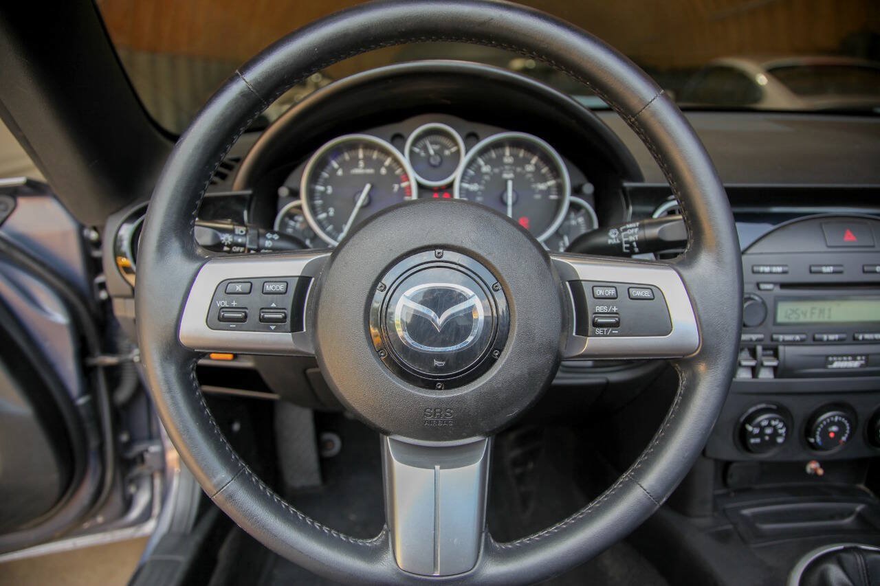 Used 2006 MAZDA MX-5 Miata Grand Touring w/ Premium Pkg RWD image 33