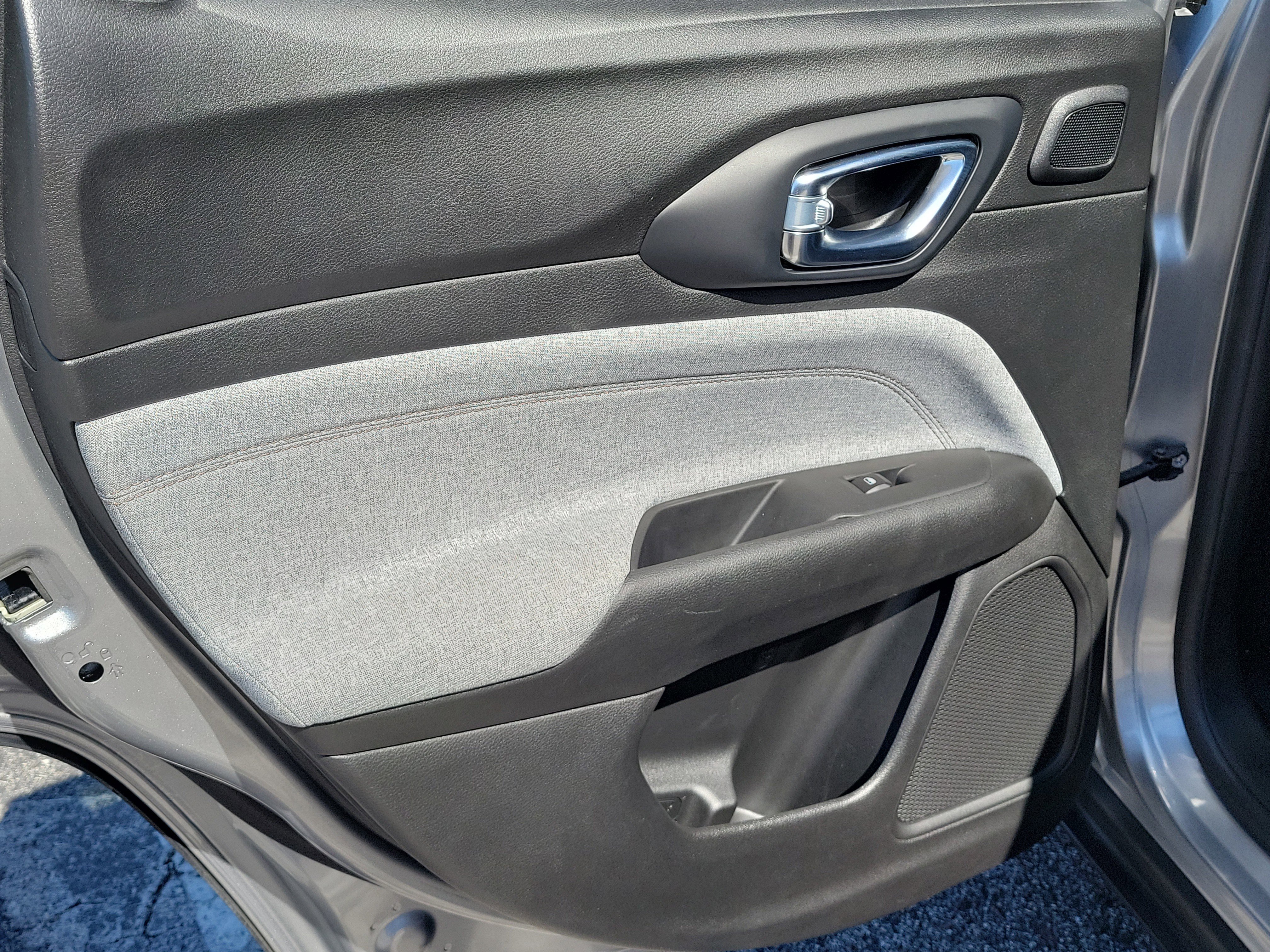 Used 2022 Jeep Compass Latitude w/ Sun and Sound Group image 15