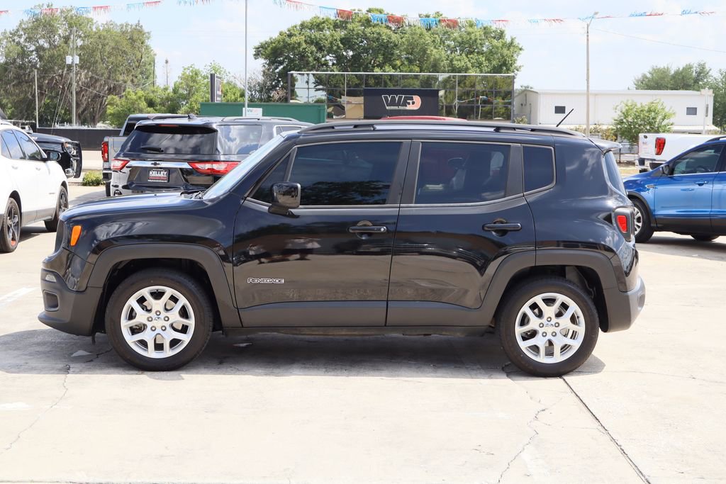 Used 2017 Jeep Renegade Latitude FWD image 6