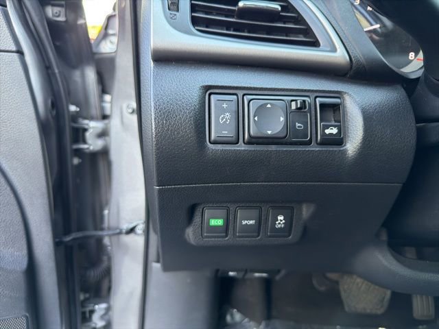 Used 2015 Nissan Sentra SR FWD image 21