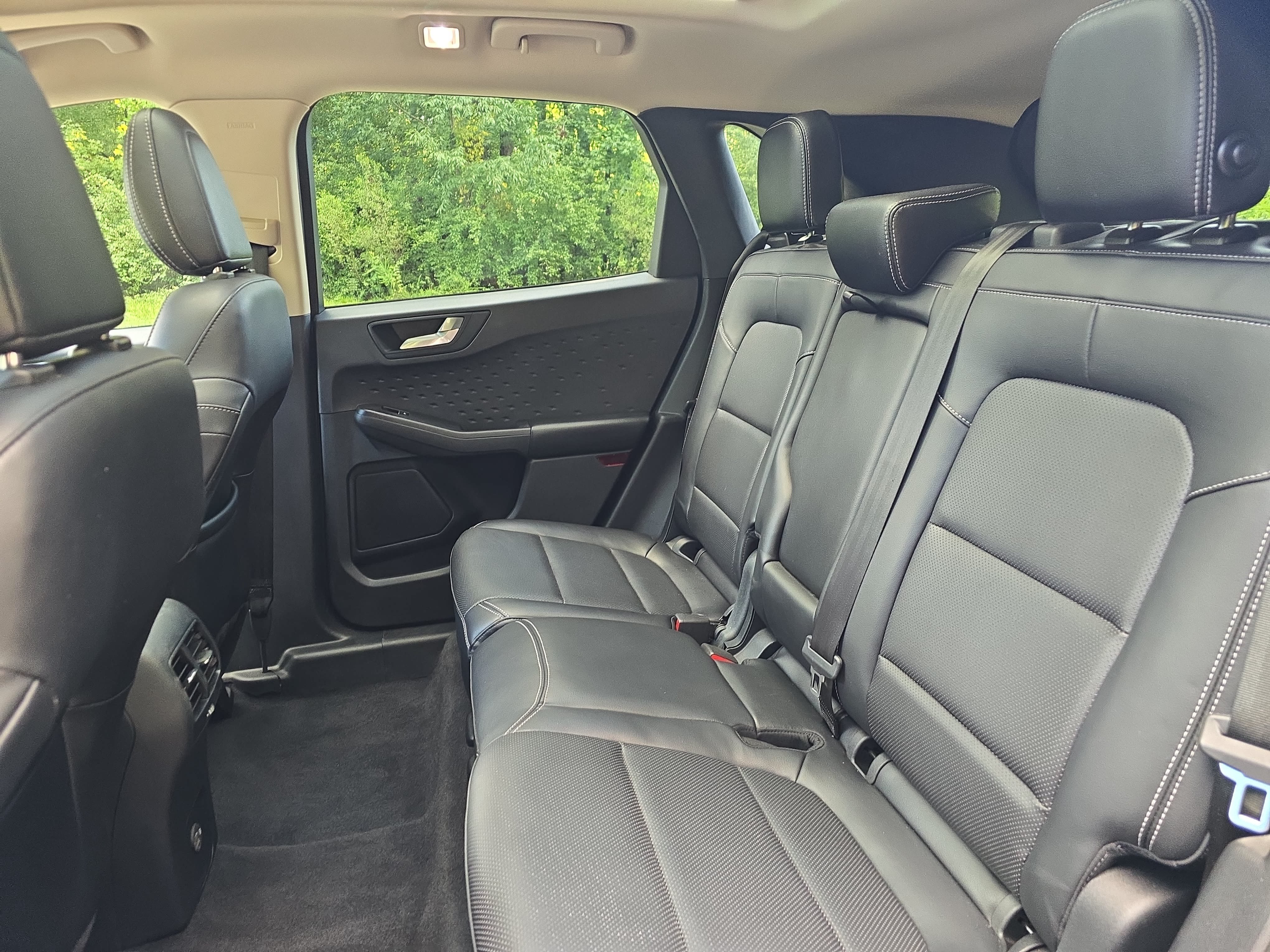 Used 2020 Ford Escape SE Sport FWD image 13