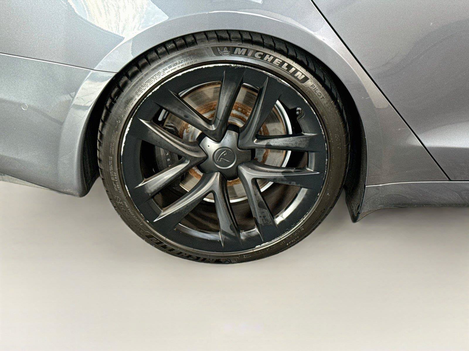 Used 2022 Tesla Model S AWD/4WD image 40