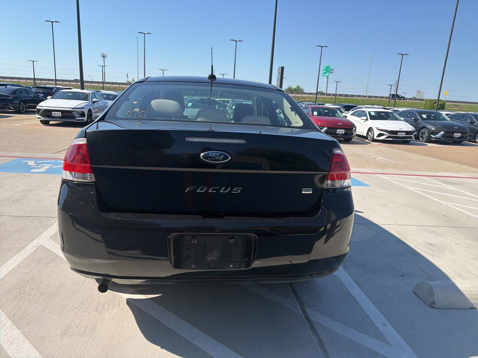 Used 2010 Ford Focus SE FWD image 6