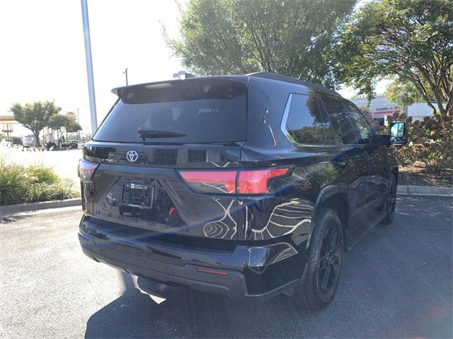 Certified 2023 Toyota Sequoia SR5 image 8