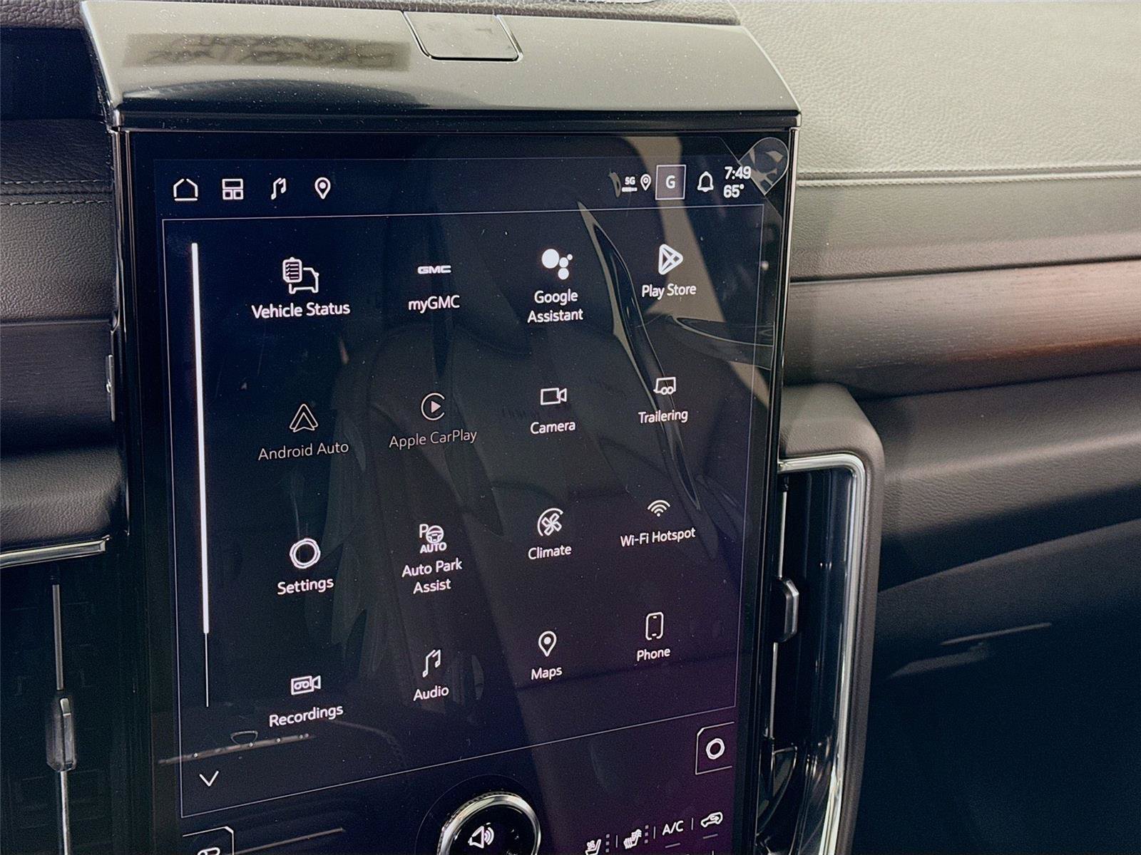 New 2026 GMC Yukon XL Denali w/ Denali Reserve Package AWD/4WD image 9