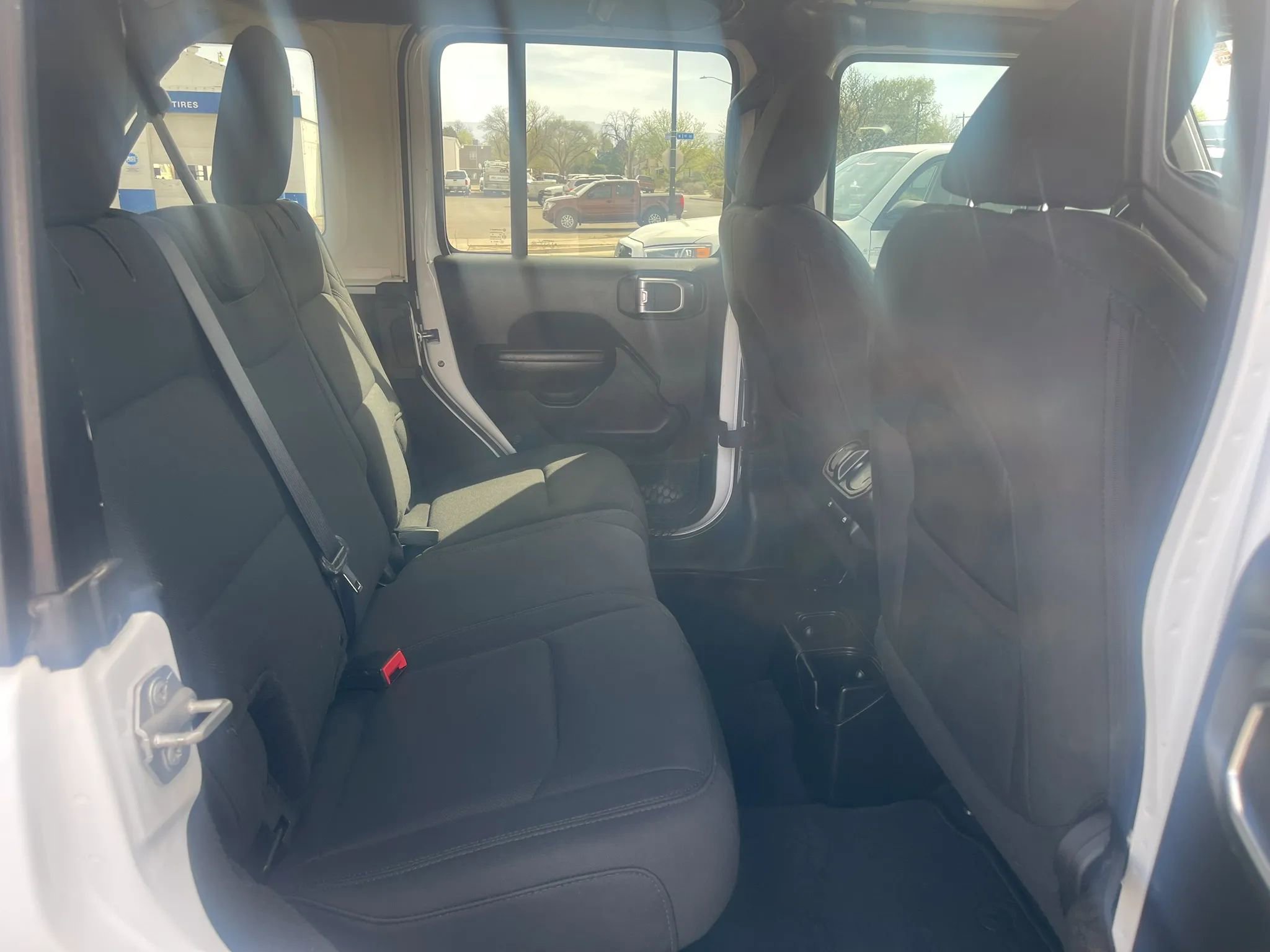 Used 2018 Jeep Wrangler Unlimited Sport S image 21