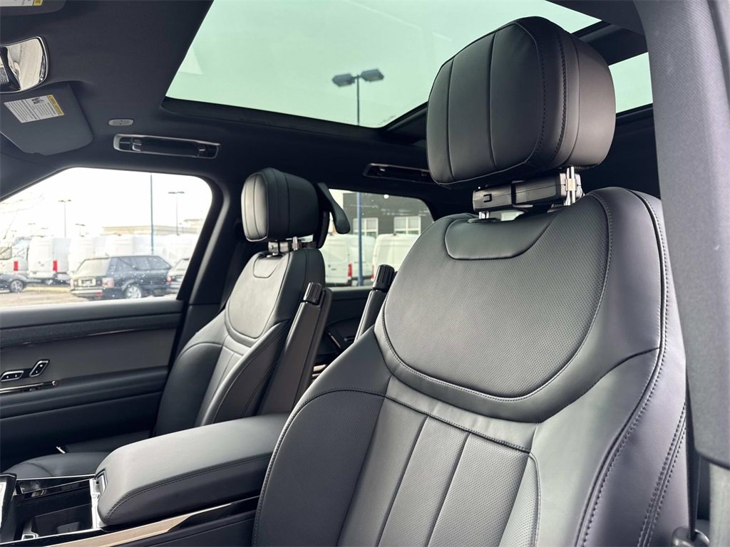 New 2025 Land Rover Range Rover Sport SE image 22