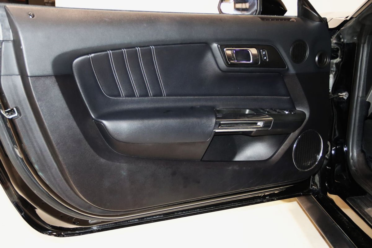 Used 2019 Ford Mustang Premium RWD image 37