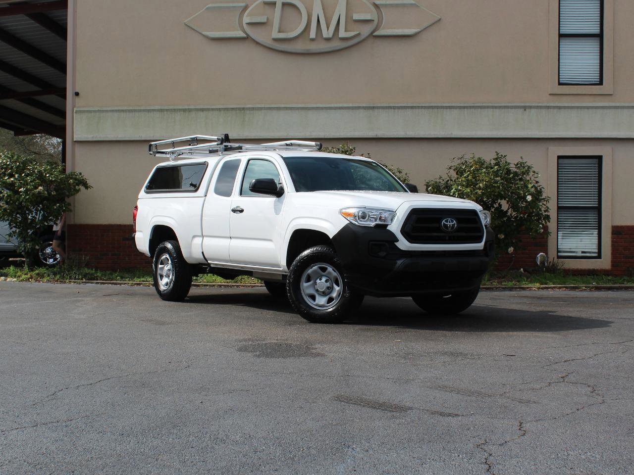 Used 2022 Toyota Tacoma SR image 3