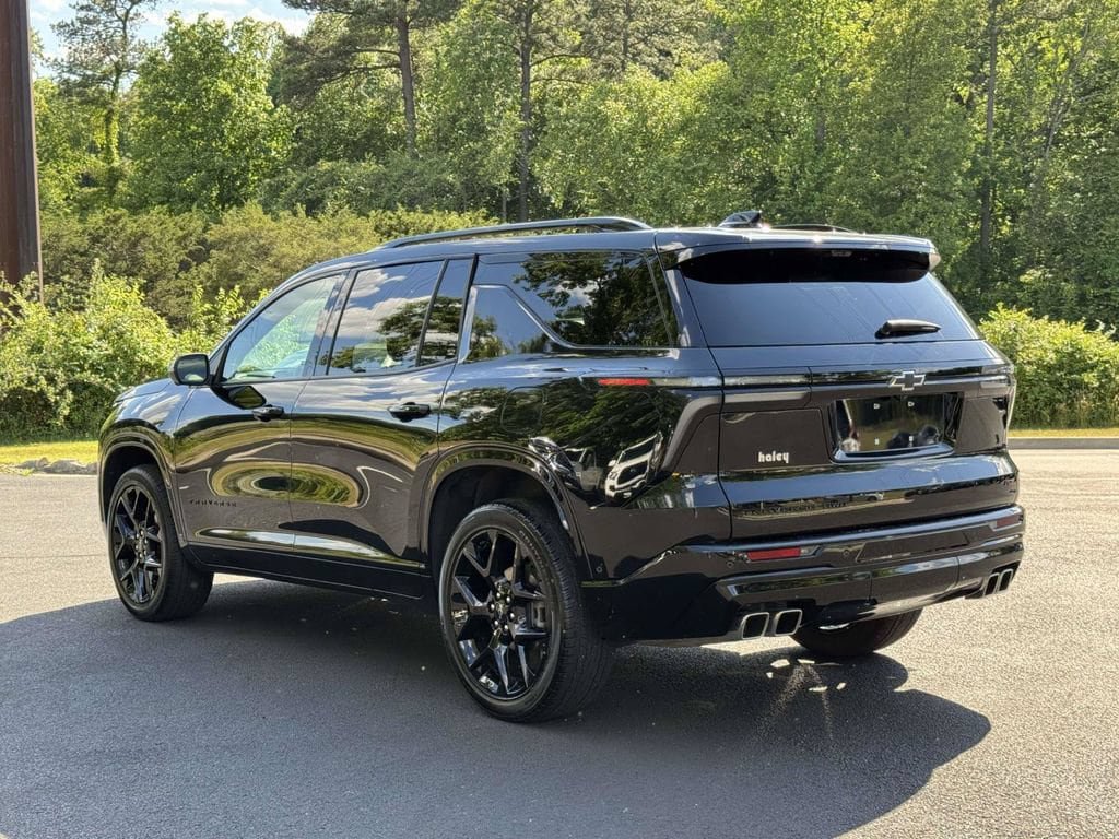 Used 2024 Chevrolet Traverse RS w/ LPO, Floor Liner Package AWD/4WD image 25