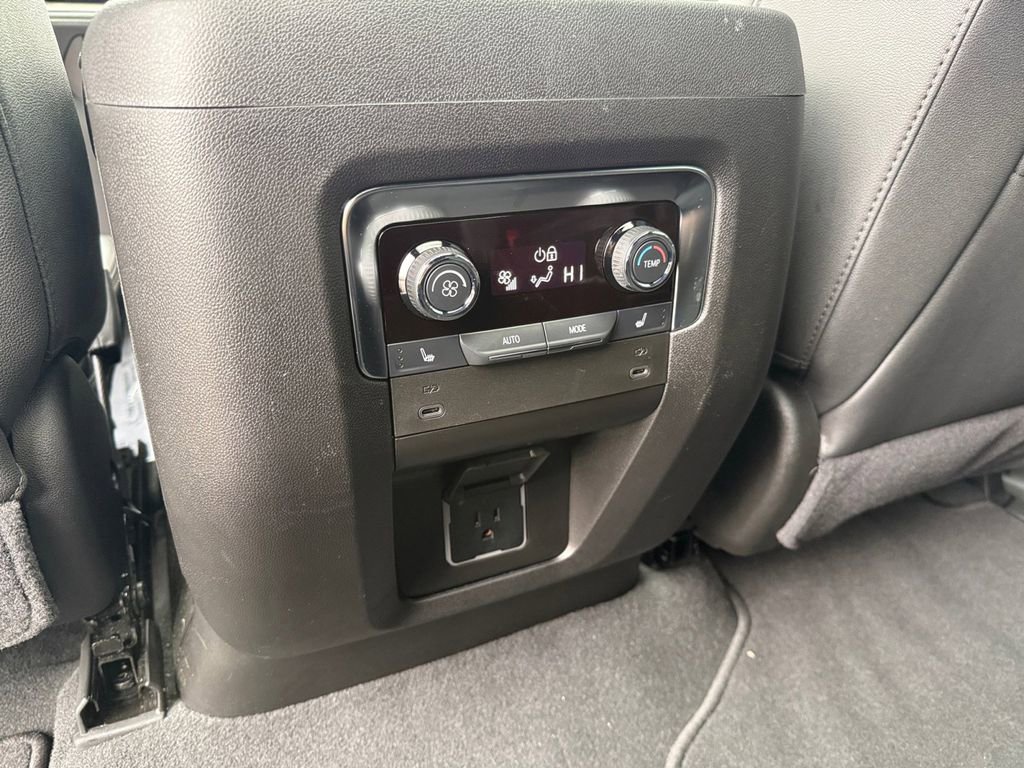 Certified 2025 Chevrolet Suburban High Country image 28
