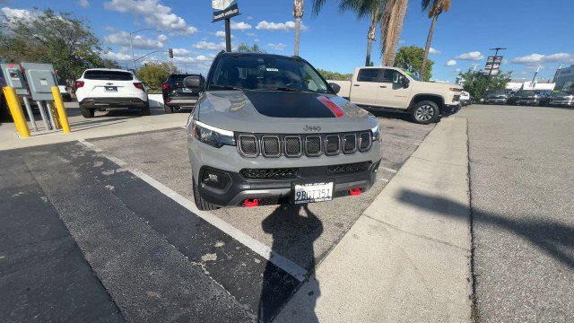 Used 2022 Jeep Compass Trailhawk w/ Trailhawk Elite Group image 3