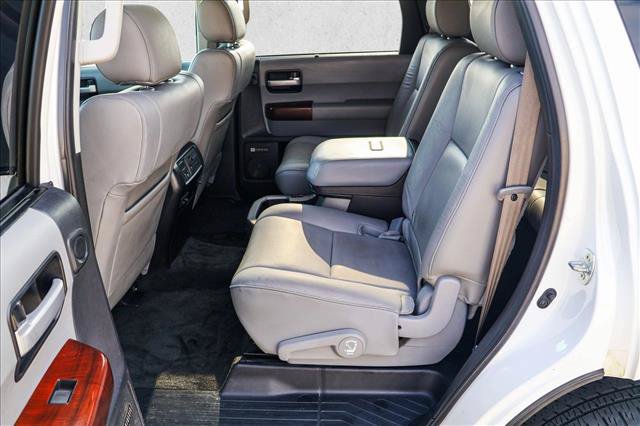 Used 2015 Toyota Sequoia Platinum AWD/4WD image 22