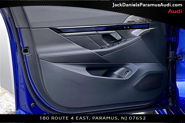 Used 2025 BMW M5 w/ Carbon Package image 15